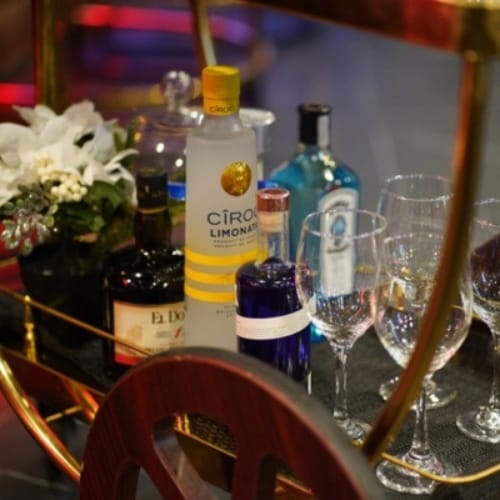 Best Authentic Indian & Punjabi Food Restaurant in Mississauga - Cocktail Bar