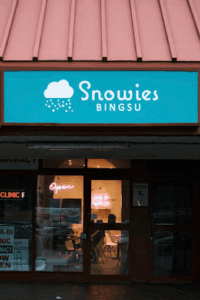 outside view of Snowies Bingsu